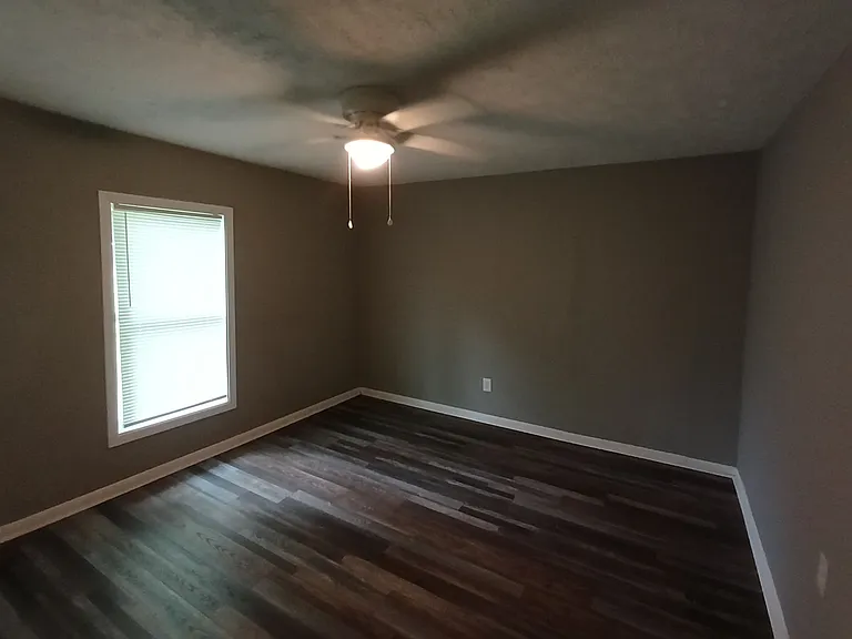 308 Sterling St — Photo 8