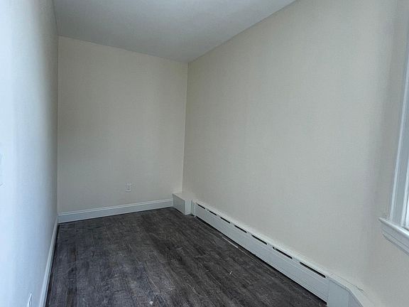 2nd image of 6 Cameron Pl #W6