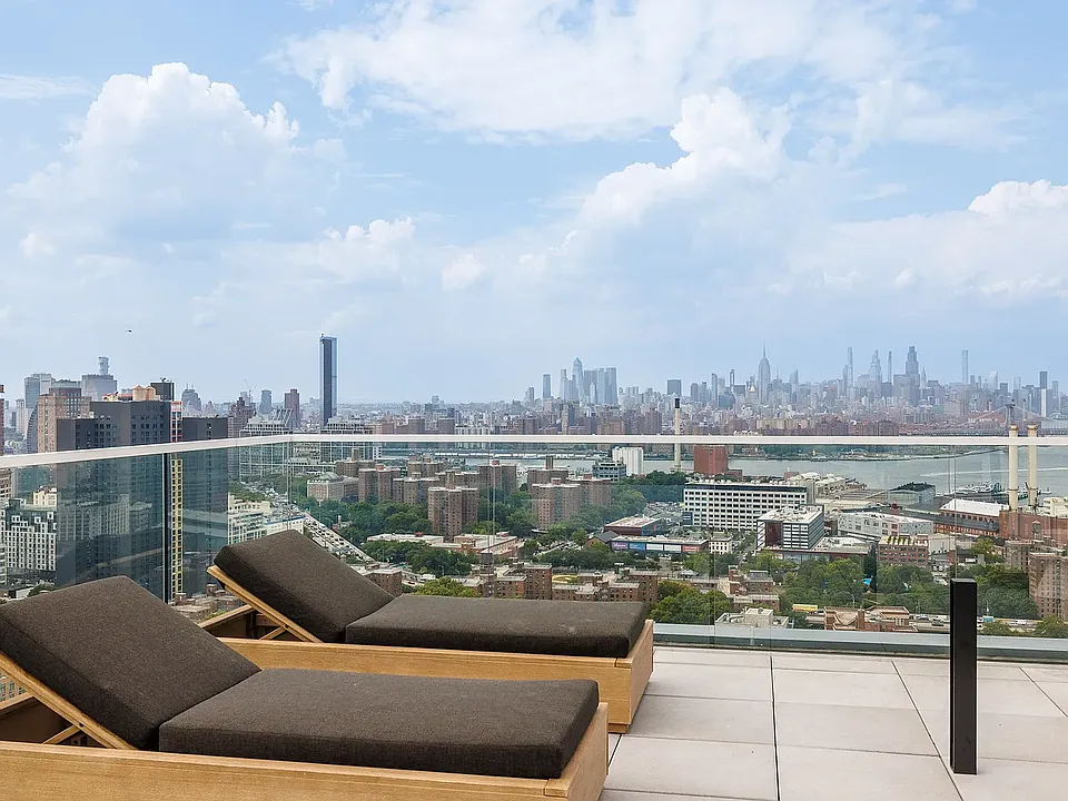 240 Willoughby St #3R