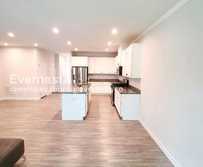217 Capeside Ct — Photo 3