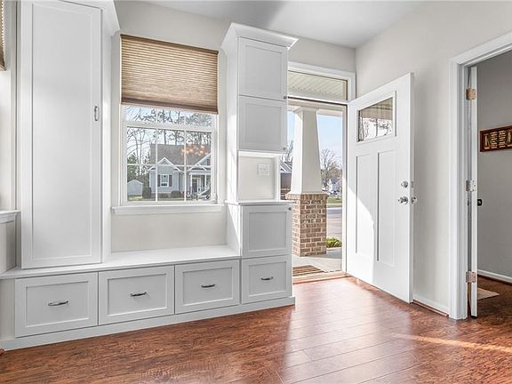 Foyer- built ins