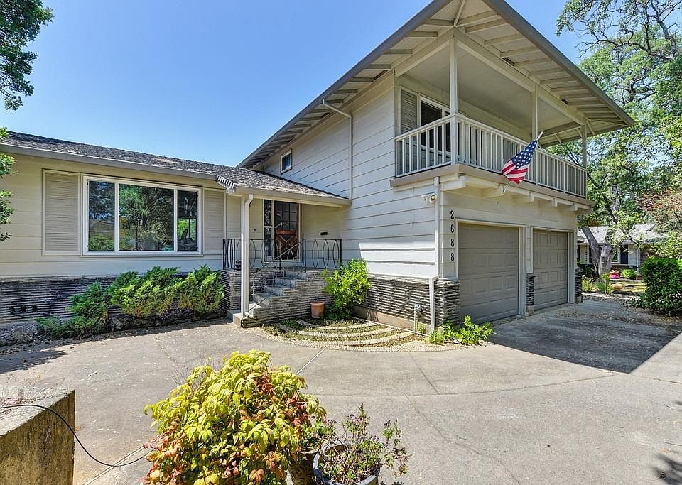 1st image of 2688 King Richard Dr