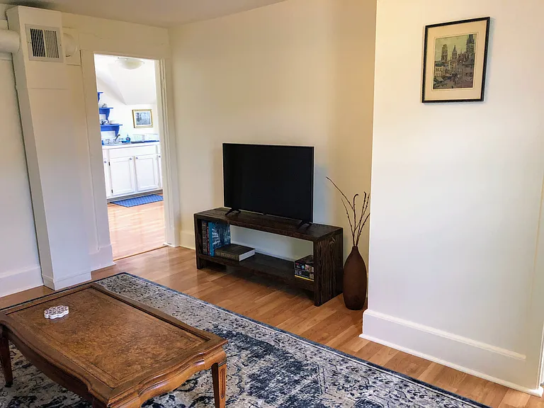 72 North St #B — Photo 4