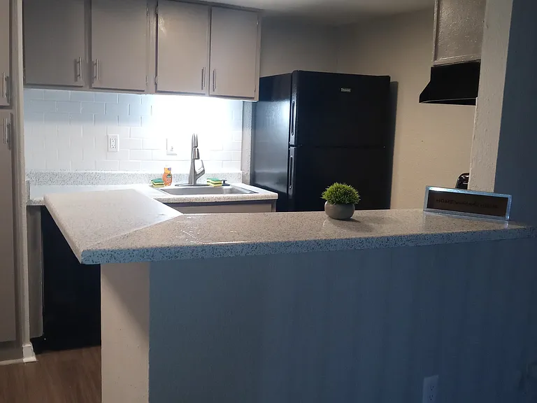 Waterford Grove Apartments — Photo 15