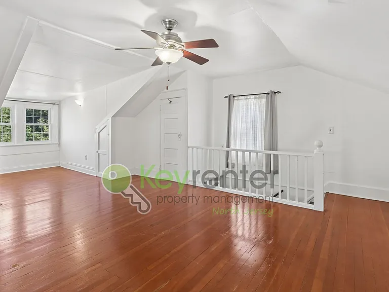 364 Chestnut St — Photo 21