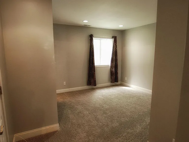 921 Sharkey Ln — Photo 6