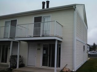 400 Meadow Green Ln, Round Lake Beach, IL 60073