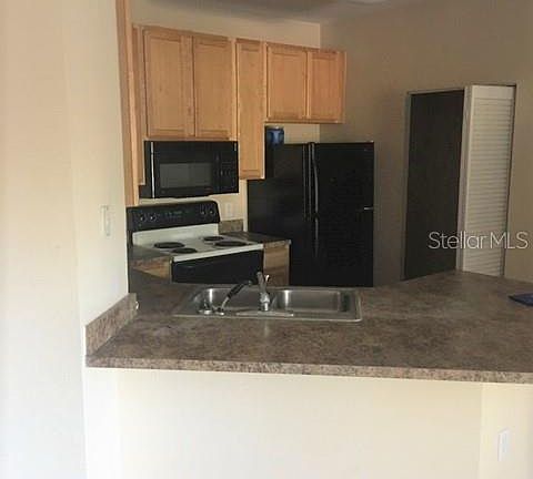 3rd image of 10103 Courtney Oaks Cir APT 202