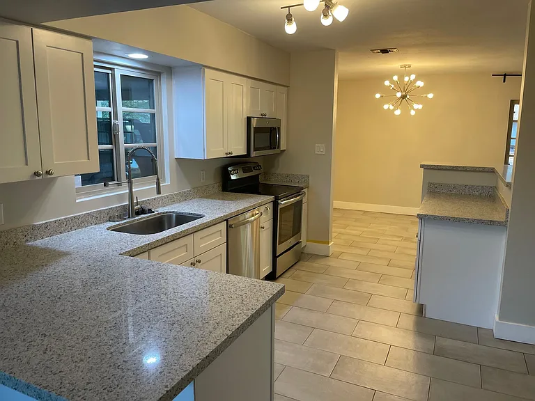 6713 E Palm Ln — Photo 2