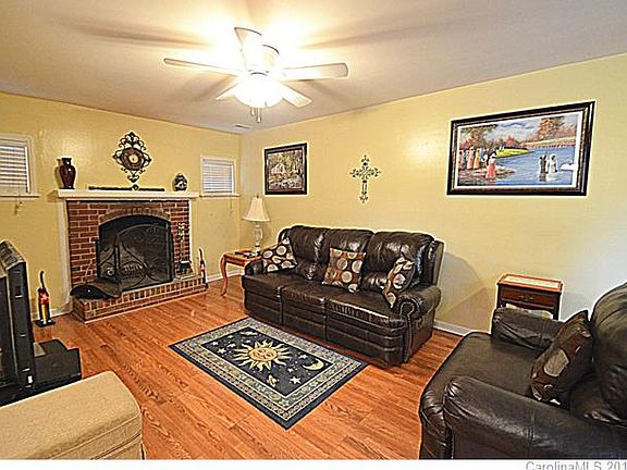 2nd image of 6812 Sun Ray Ct