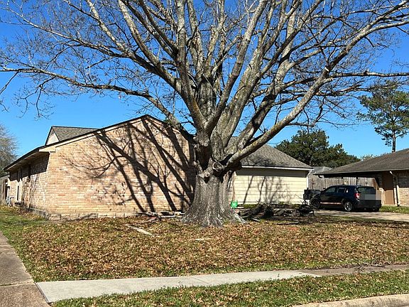 3rd image of 15726 Barbarossa Dr