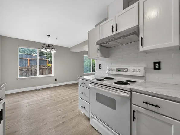7434 Beverly Ln Unit A, Everett, WA 98203