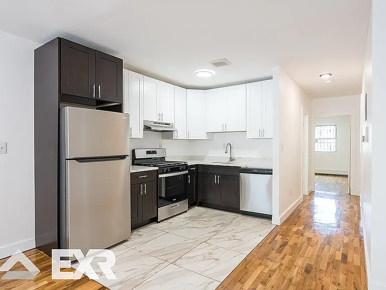 9 Hunterfly Pl #2F — Photo 5
