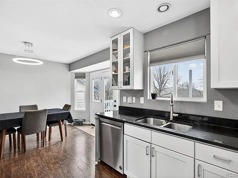 1904 Greenbriar Ct — Photo 17