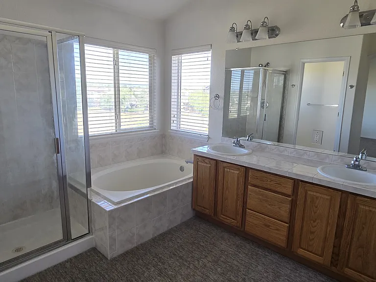 10239 Bentwood Cir — Photo 15