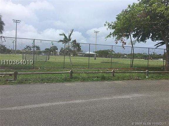 3rd image of 2164 NW 15th Ave