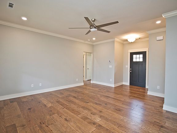 4th image of 12 Chippenham Ln