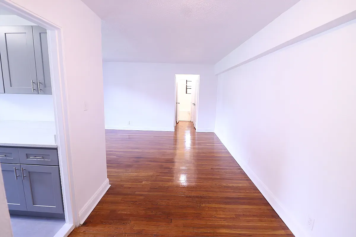 Photo 1 of 9 - 86-26 208th St #2D - Queens Village, NY Primary Photo - 86-26 208th St #2D