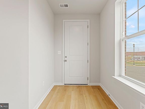 3rd image of 2555 Grangemill Ln
