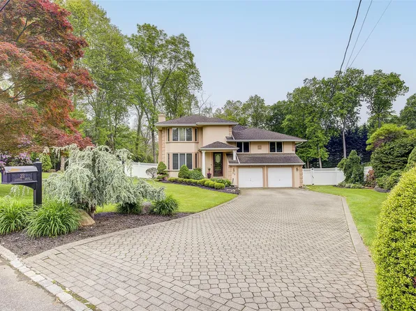 23 Sandra Drive, Dix Hills, NY 11746