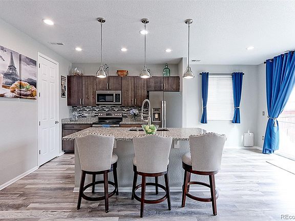 5th image of 166 S Kewaunee Way