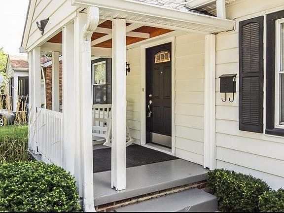 2nd image of 5833 Indianola Ave