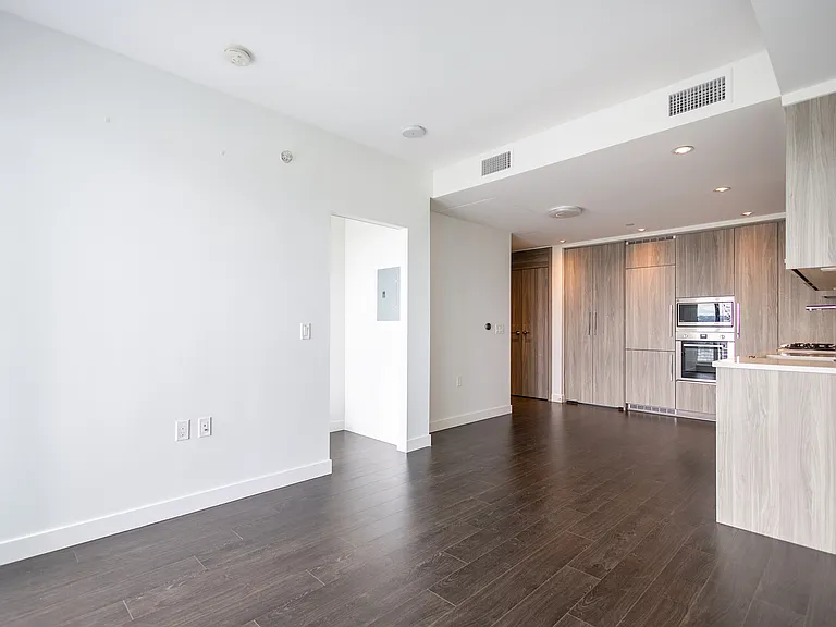4730 Lougheed Hwy #2501 — Photo 9