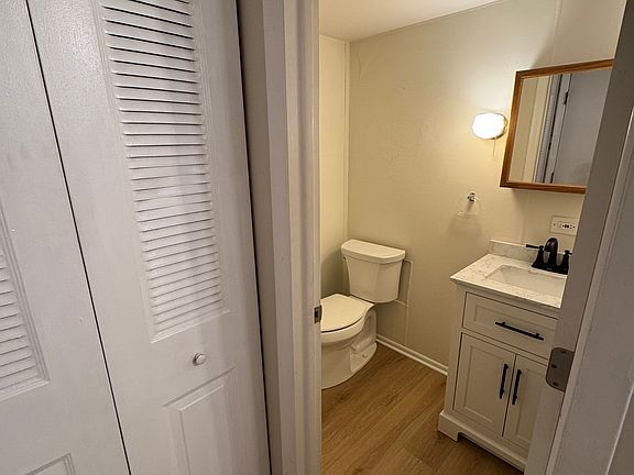 5th image of 186 Judith Ct Unit B