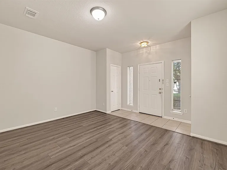 13915 Maleewan Ln — Photo 7