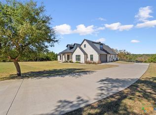 1250 E Creekview Dr, Salado, TX 76571