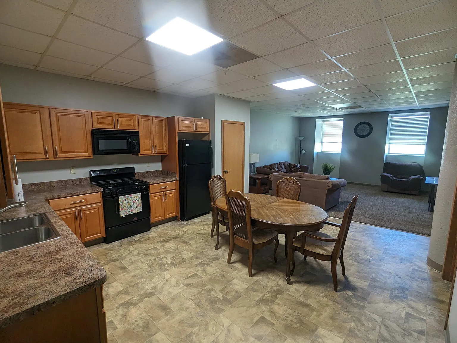 2202 W State St — Photo 2