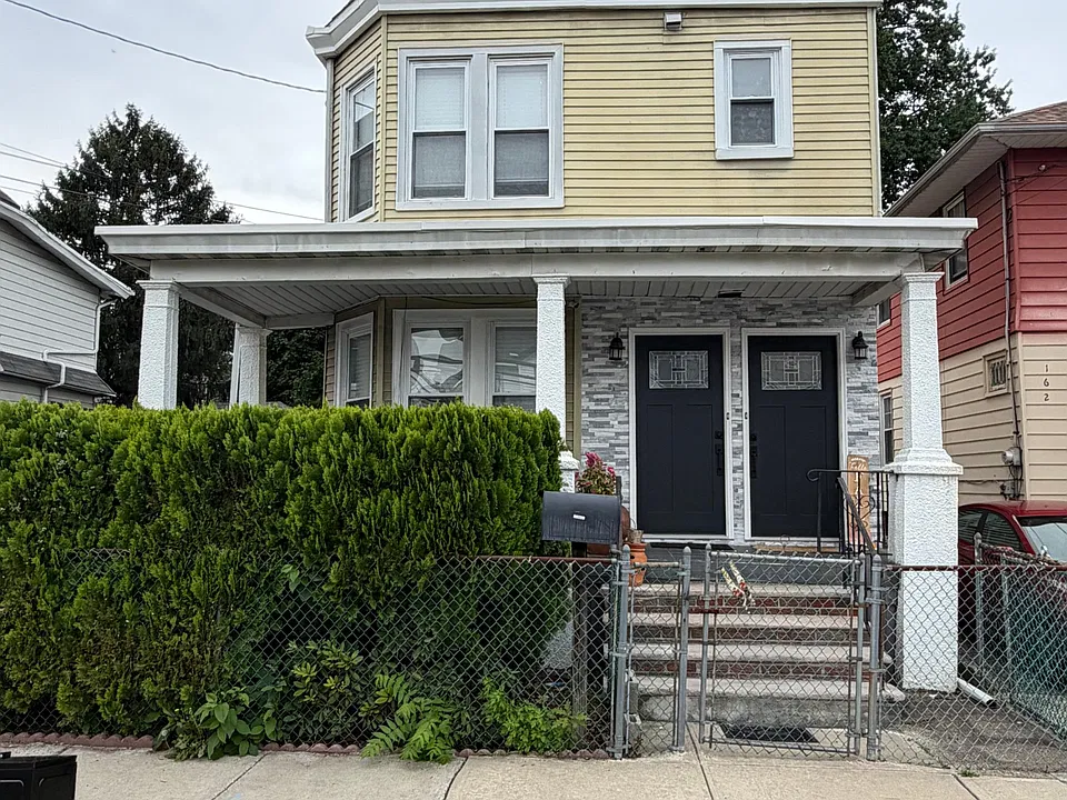 164 E 31st St #2