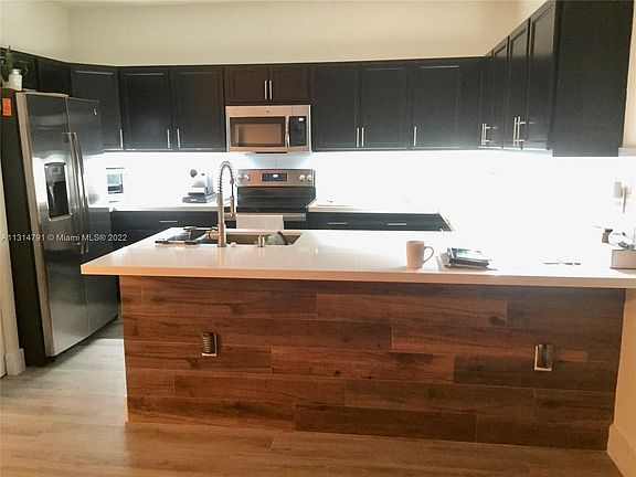 4th image of 3312 W 92nd Pl #3312