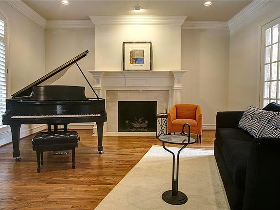 4th image of 3317 Saint Johns Dr