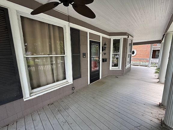 3rd image of 929 Franklin St #2