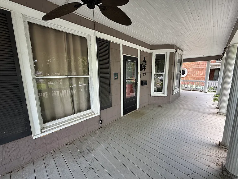 929 Franklin St #2 — Photo 3