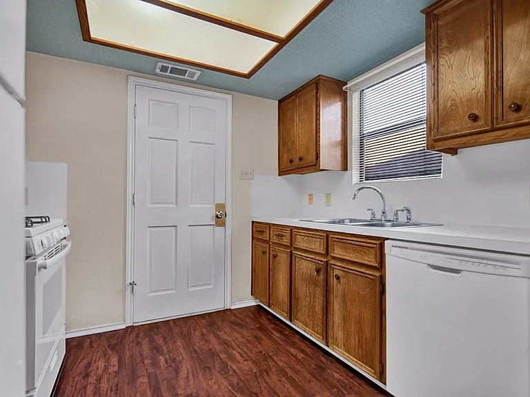 1101 Cresswell Dr — Photo 19