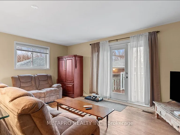 1294 Pinegrove Rd — Photo 5