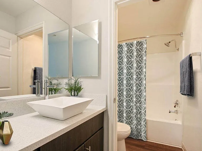 The Plaza Apartments — Photo 14