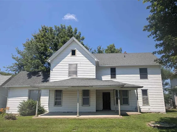 408 E 7th St, Tipton, IA 52772