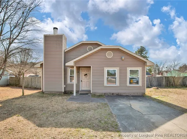 5551 Heather St, Hope Mills, NC 28348