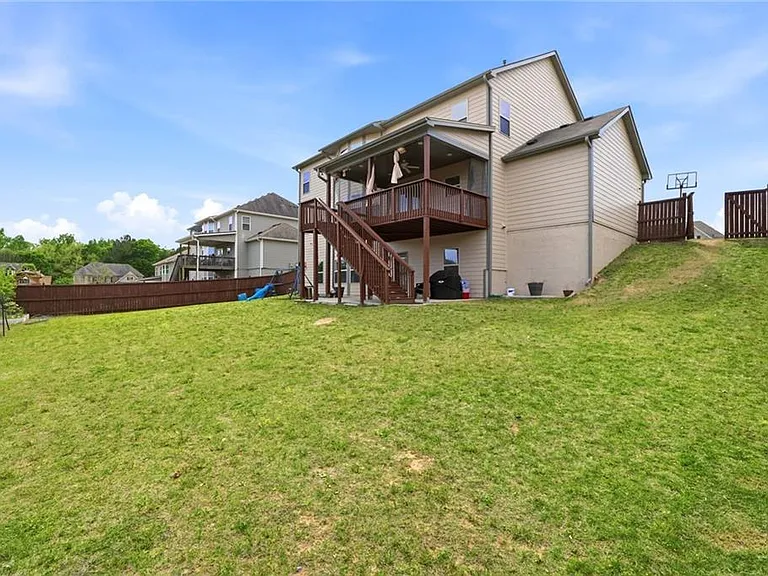 304 Cochin Dr — Photo 55