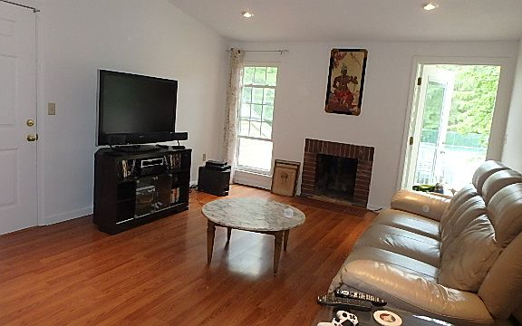 3rd image of 17 Walden Dr APT 8