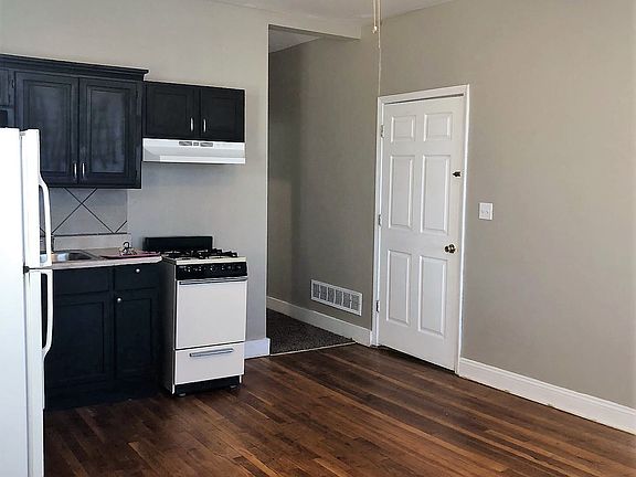 4th image of 3950 Warwick Blvd #2S