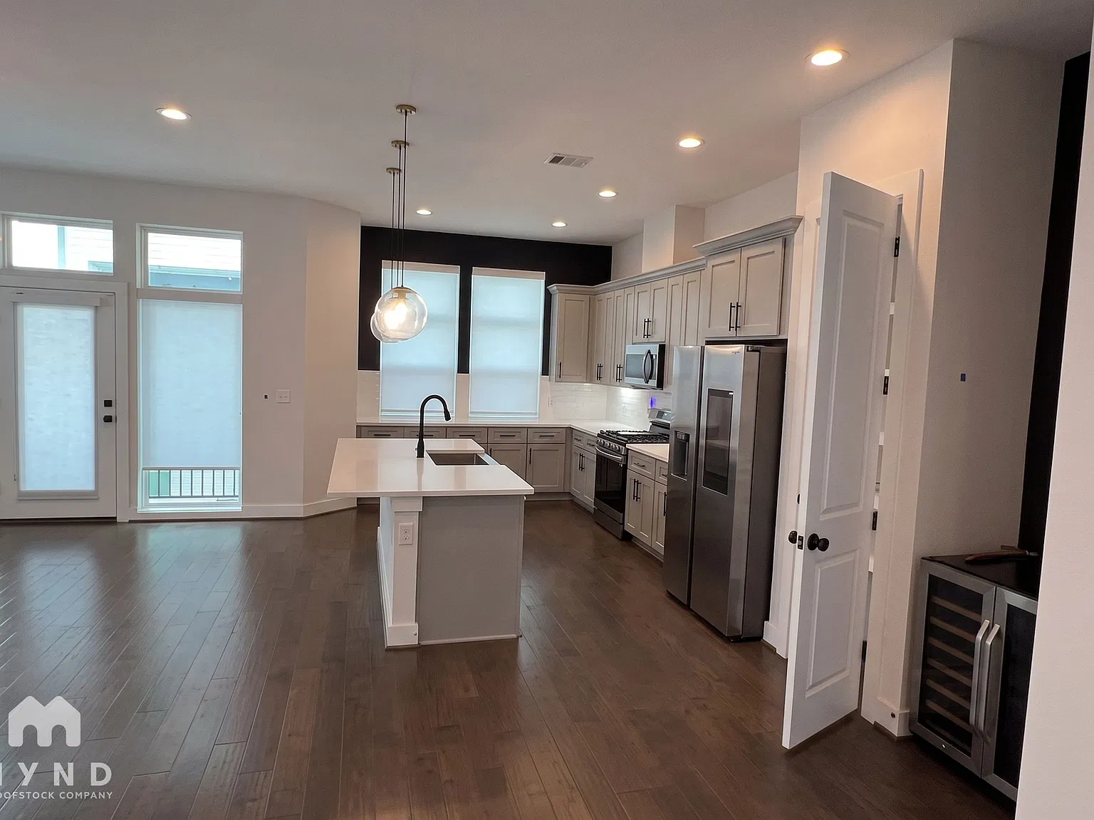 3 bed, 2.5 bath, 1800 sqft, $2,295 — Photo 4