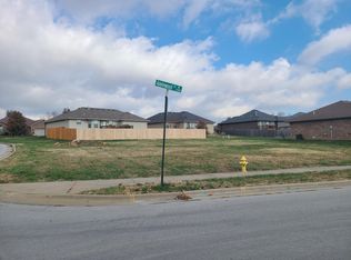 5397 W Applewood St, Springfield, MO 65802