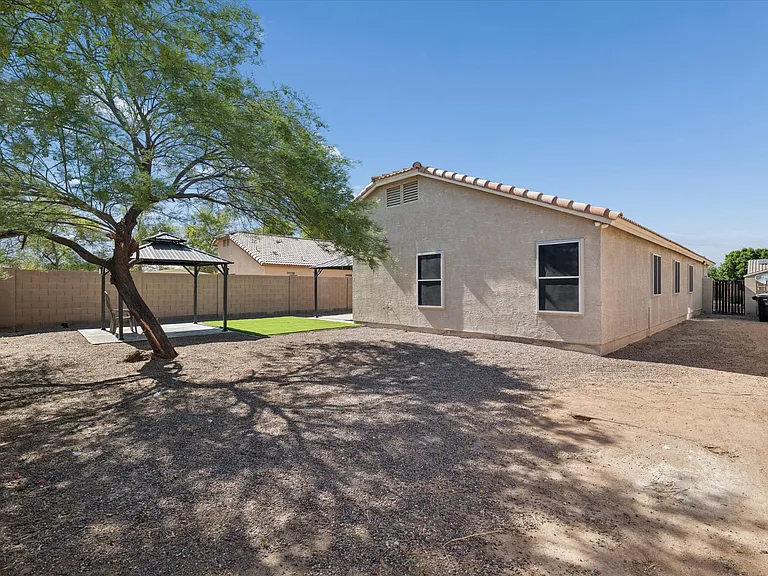 2233 W Alta Vista Rd — Photo 24