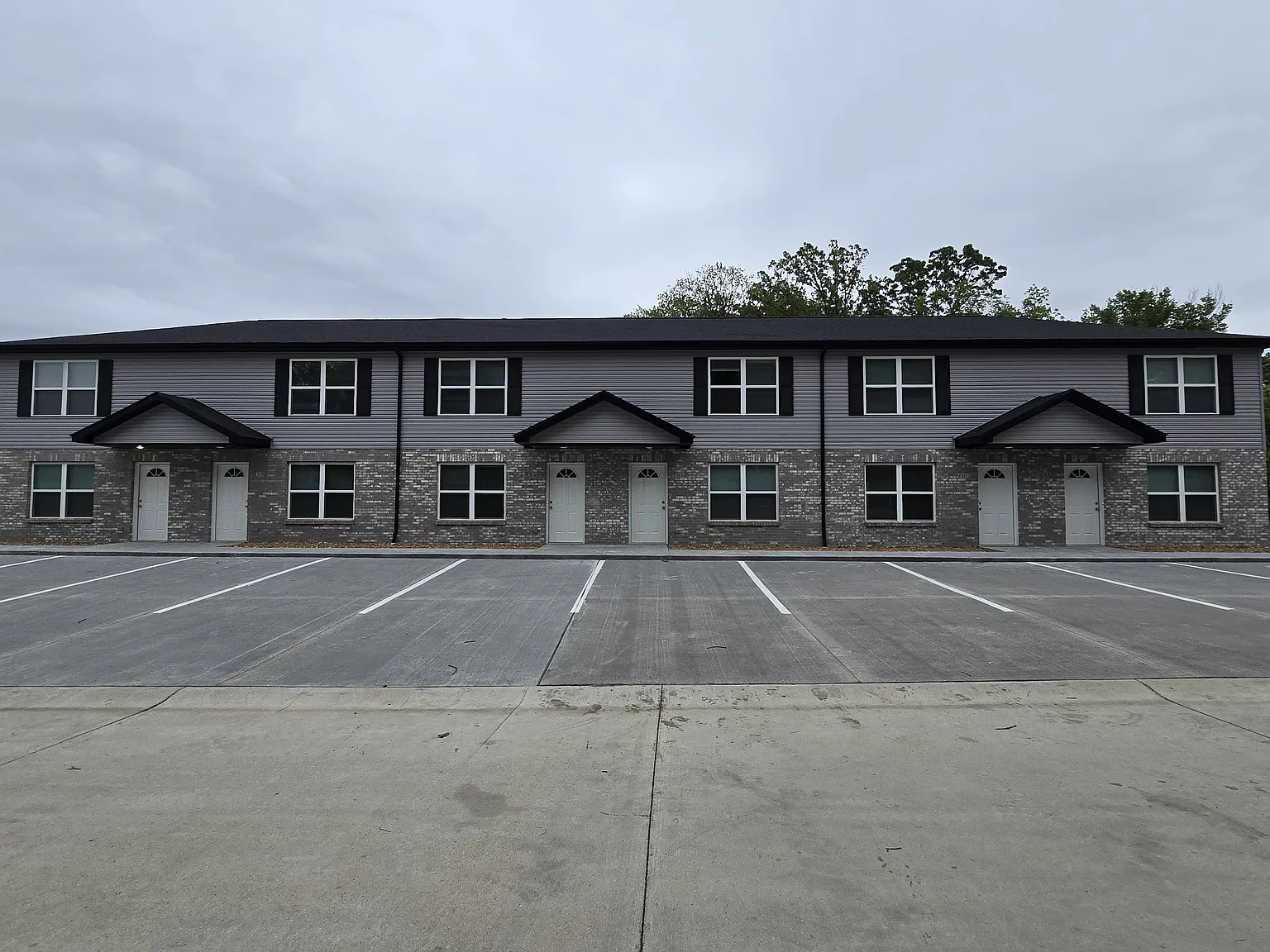 Willow Grove Apartments — Photo 2