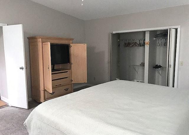 1st image of 1142 Paradise Dr
