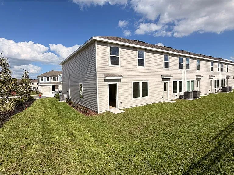 806 Lynx St — Photo 4